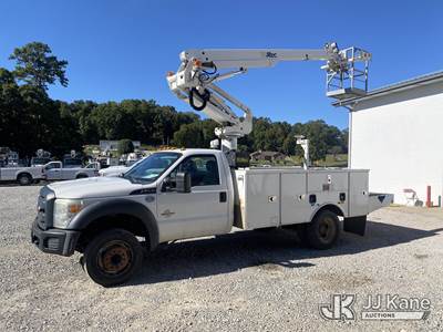 Altec AT235-P, 40 ft, Articulating & Telescopic Non-Insulated Bucket Truck