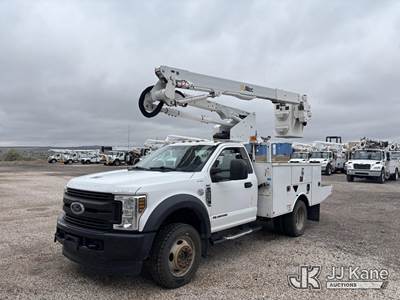 Altec AT40G, 45 ft, Articulating & Telescopic Bucket Truck