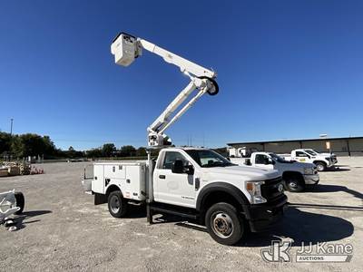 Altec AT40G, 45 ft, Articulating & Telescopic Bucket Truck