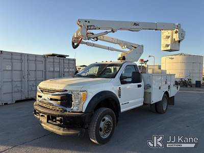 Altec AT40G, 45 ft, Articulating & Telescopic Bucket Truck