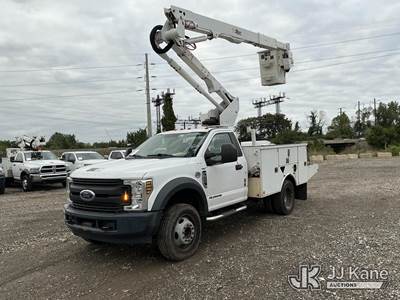 Altec AT40G, 45 ft, Articulating & Telescopic Bucket Truck