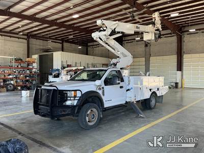 Altec AT41M, 45 ft, Articulating & Telescopic Material Handling Bucket Truck