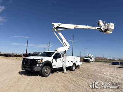 Altec AT41M, 45 ft, Articulating & Telescopic Material Handling Bucket Truck