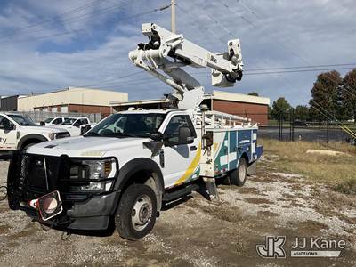 Altec AT41M, 45 ft, Articulating & Telescopic Material Handling Bucket Truck
