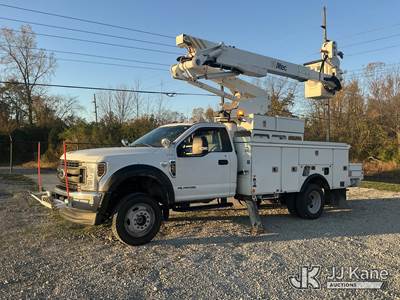 Altec AT41M, 46 ft, Articulating & Telescopic Material Handling Bucket Truck