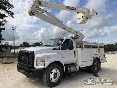 HiRanger HR40-M, 45 ft, Material Handling Bucket Truck