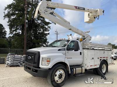 HiRanger HR40-M, 45 ft, Material Handling Bucket Truck