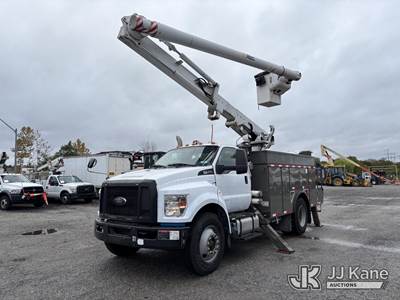 Altec L44E, 49 ft, Over-Center Bucket Truck