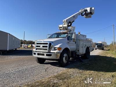 Altec TA37M, 42 ft, Articulating & Telescopic Bucket Truck