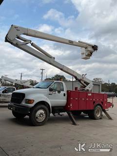 HiRanger HR55-M, 60 ft, Material Handling Bucket Truck
