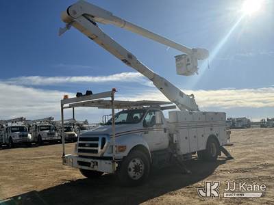 Altec AA755-MH, 60 ft, Material Handling Bucket Truck