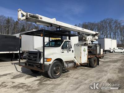 Terex XT60/70, 75 ft, Over-Center Elevator Bucket Truck