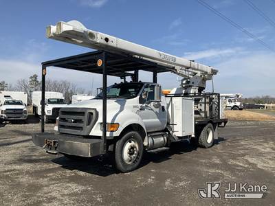 Terex XT60/70, 75 ft, Over-Center Elevator Bucket Truck