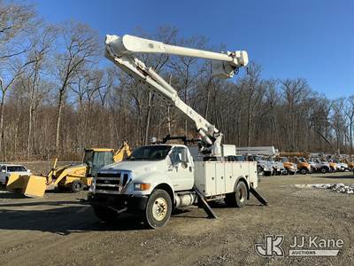 Altec AM55, 60 ft, Material Handling Bucket Truck