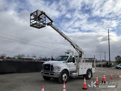 Versalift VTP40NE, 45 ft, Non-Insulated Cable Placing Bucket