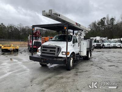 Terex XT Pro 60/70, 75 ft, Elevator Bucket Truck