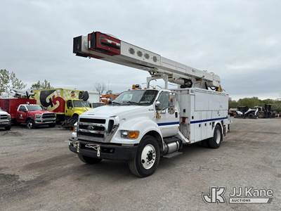 Versalift VO355XMHI-01, 60 ft, Over-Center Material Handling Bucket Truck