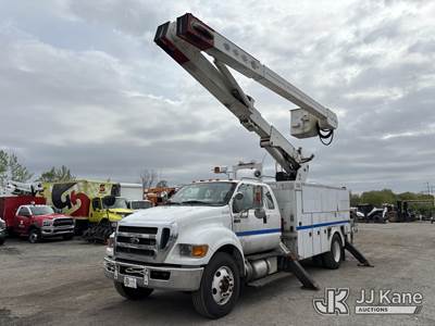 Versalift VO355XMHI-01, 60 ft, Over-Center Material Handling Bucket Truck
