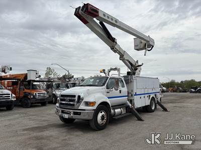Versalift V0355XMHI-01, 60 ft, Over-Center Material Handling Bucket Truck
