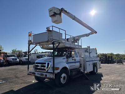 Versalift VO255RR, 55 ft, Over-Center Bucket Truck