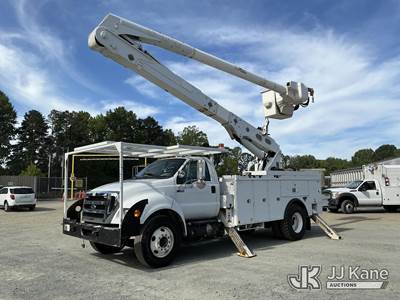 Altec AA55E-MH, 60 ft, Material Handling Bucket Truck