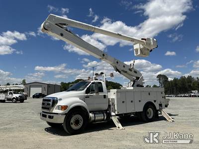 Altec AA55E-MH, 60 ft, Articulating Non-Over Center Bucket Truck