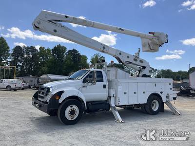 Altec AA55E-MH, 60 ft, Material Handling Bucket Truck