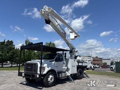 Altec LR8-58RM, 63 ft, Over-Center Bucket Truck