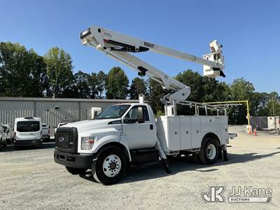 Versalift VST-52I, 57 ft, Articulating & Telescopic Material Handling Bucket Truck