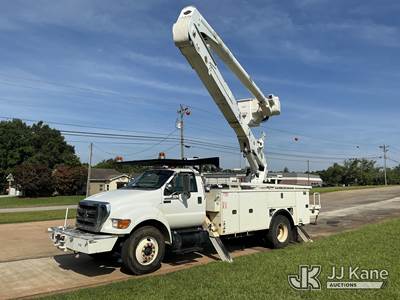 Altec AA55, 60 ft, Material Handling Bucket Truck