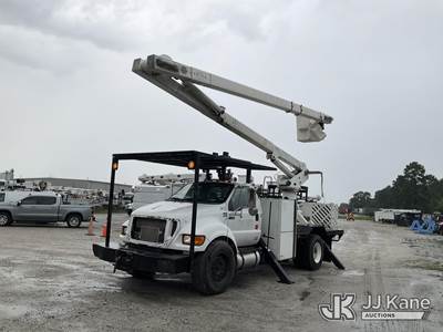 Terex XTPRO60, 65 ft, Over-Center Bucket Truck