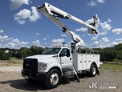 Versalift VST-52I, 57 ft, Articulating & Telescopic Material Handling Bucket Truck