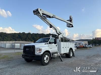 Versalift VST-52I, 57 ft, Articulating & Telescopic Material Handling Bucket Truck