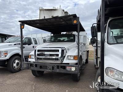 Altec LR756, 61 ft, Articulating Non-Over Center Bucket Truck