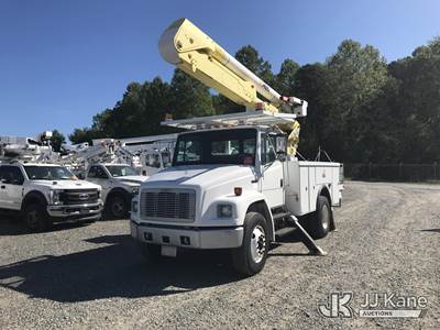 Altec AO442-MH, 47 ft, Material Handling Bucket Truck