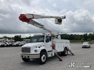 Altec AM855, 60 ft, Over-Center Material Handling Bucket Truck