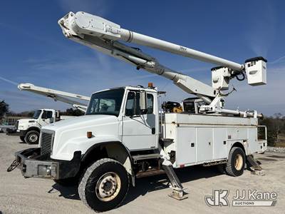 Altec AM755-H, 60 ft, Over-Center Material Handling Bucket Truck