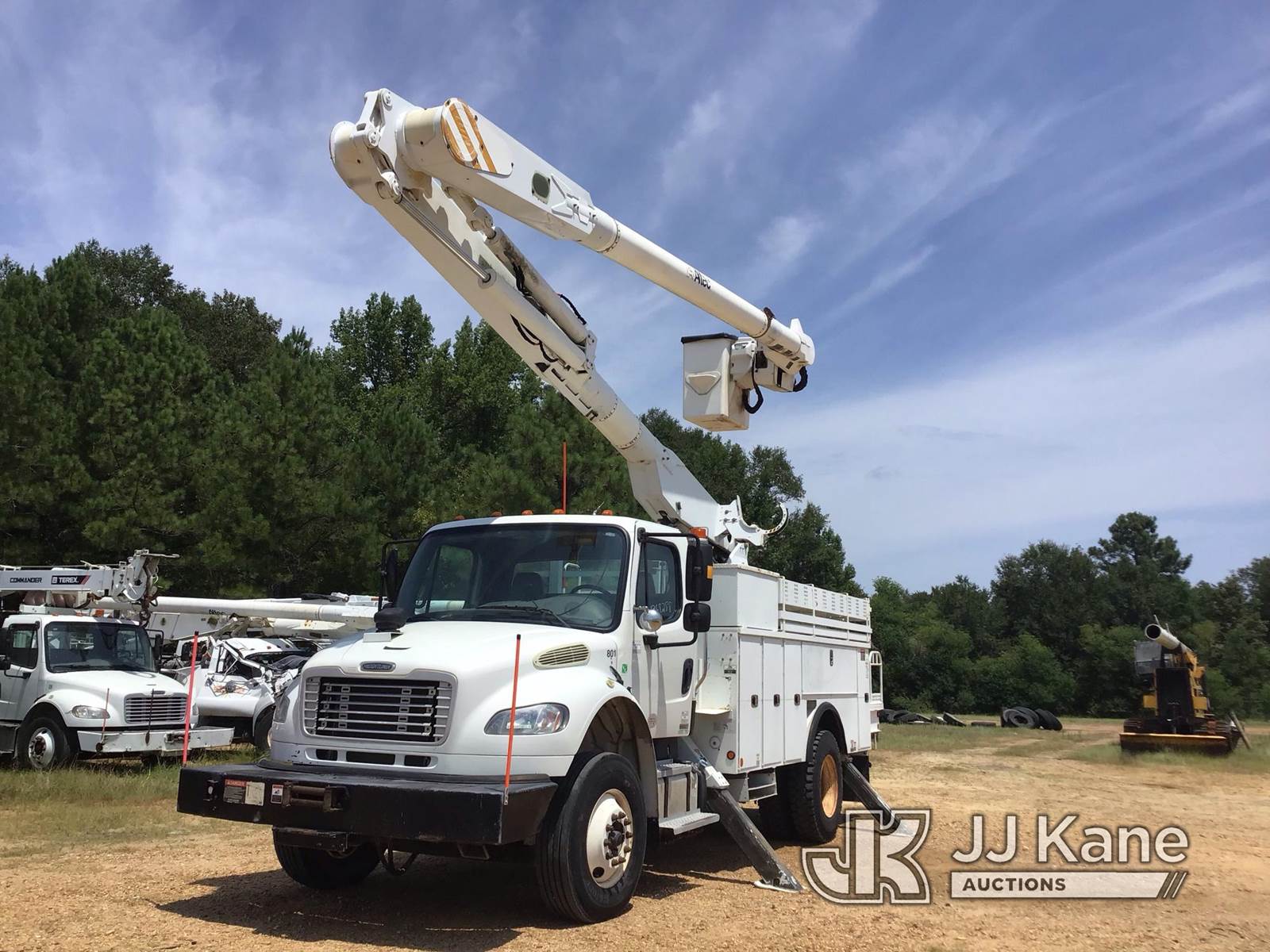 2011 Altec AM855MH, OverCenter Material Handling Bucket Truck For