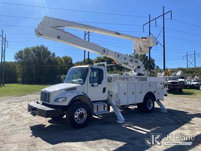 Altec AA55-MH, 60 ft, Material Handling Bucket Truck
