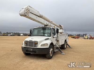 Altec AA755L, 60 ft, Articulating Material Handling Bucket Truck