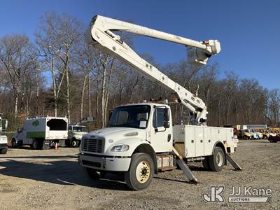 Altec AA55-MH, 60 ft, Material Handling Bucket Truck