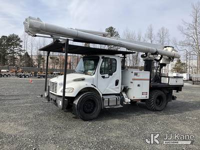 Altec LR758, 63 ft, Over-Center Bucket Truck