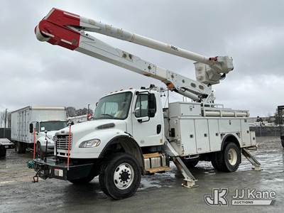 Altec AA55-MH, 61 ft, Material Handling Bucket Truck