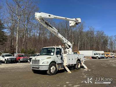Altec AM55, 60 ft, Over-Center Material Handling Bucket Truck
