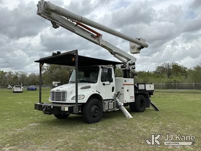 Altec LR758, 63 ft, Over-Center Bucket Truck