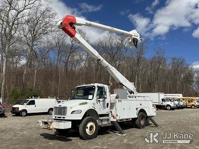 Altec AA755L, 60 ft, Material Handling Bucket Truck