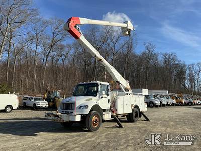 Altec AA755L, 60 ft, Material Handling Bucket