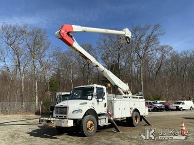 Altec AA755L, 60 ft, Material Handling Bucket Truck