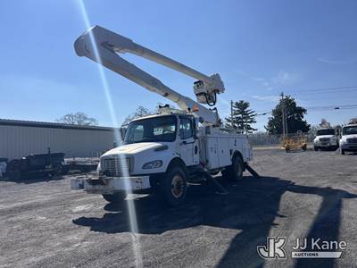 Altec AA755L-MH, 60 ft, Material Handling Bucket Truck