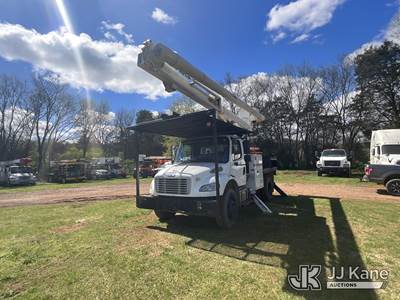 Altec LR758RM, 63 ft, Over-Center Bucket Truck